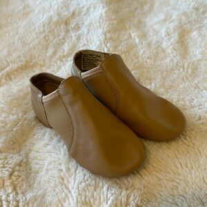 Weissman nude girls jazz shoes - fits a size 7/8 like new